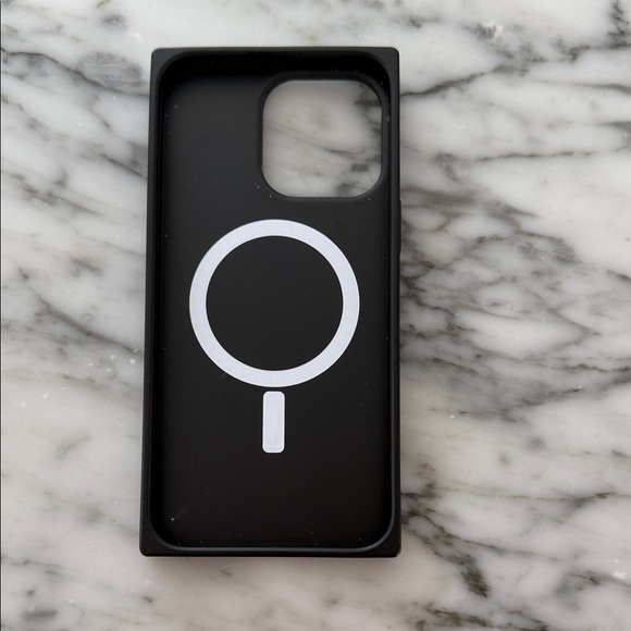 Sleek Flaunt Square Black iPhone 15 ProMax Case - Picture 2 of 3